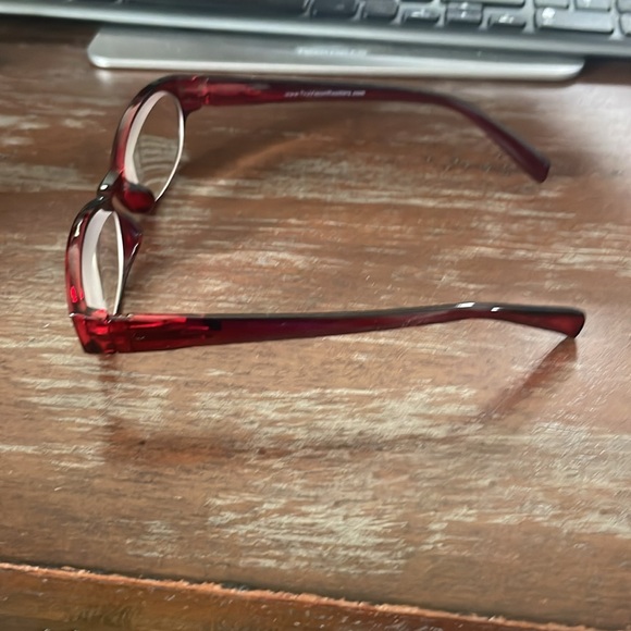 TruVision Readers arm 5.0 9502R red transparent readers. - Picture 15 of 15